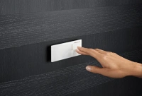 Клавиша Geberit Omega Type 70 115.084.SJ.1 для унитаза, двойной смыв, стекло/алюминий, цвет черный - Gidratop.ru изображение